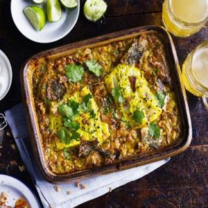 One-pan lentil dhal with curried fish & crispy skin_image
