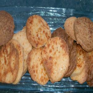 Cheddar-Cayenne Icebox Crackers image