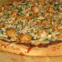Thai Chicken Pizza with Carrots and Cilantro_image