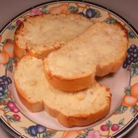 Easy Cheesy Garlic Toast_image