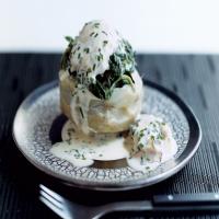 Poached Oysters and Artichokes with Champagne Cream_image
