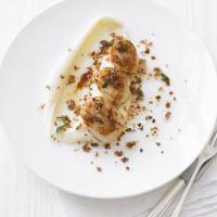 Pan-fried scallops with parsnip purée & pancetta crumbs image