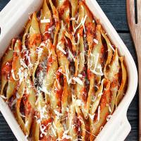 Mexican-Style Stuffed Shells with Salsa Roja_image