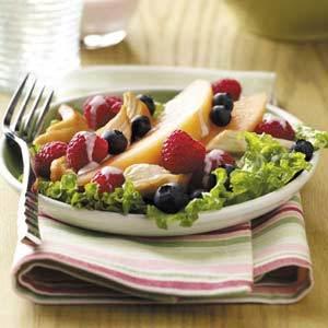 Fruity Chicken Salad with Raspberry Dressing_image