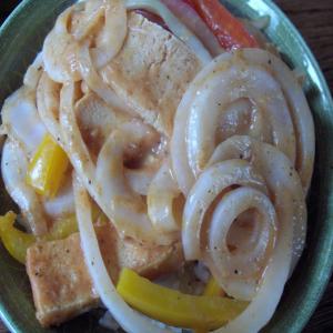Barbecued Tofu With Onions and Peppers_image