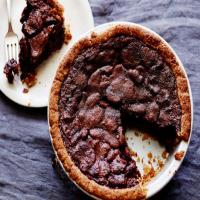 Bourbon and Chocolate Pecan Pie_image