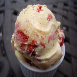 Strawberry Ice Cream Like Ben and Jerry's_image