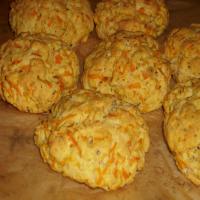 Carrot and Herb Dinner Biscuits_image