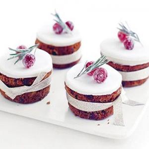 Mini Christmas cakes image