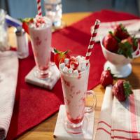 Strawberry Frozen Yogurt Shakes image