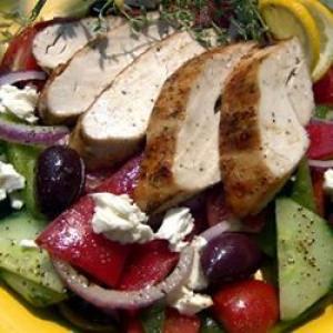 Grilled Chicken Greek Salad_image