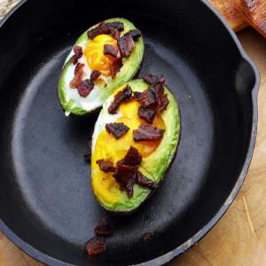 Baked avocado with egg and bacon: The perfect spring-time breakfast Recipe - (4.6/5)_image
