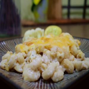 Macaroni and Cheese Oven-Baked Casserole (With a Dash of Spicy)_image