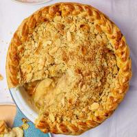 Apple & almond crumble pie image