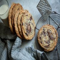 Giant Crinkled Chocolate Chip Cookies_image