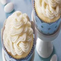 Double Almond Wedding Cupcakes_image