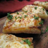 Most Delicious Garlic Cheese Bread_image