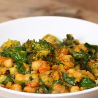 One-pot Chickpea Curry (Under 300 Calories) Recipe by Tasty image