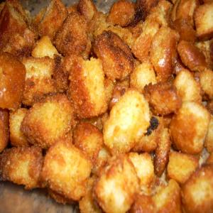 Succulent Homemade Croutons_image