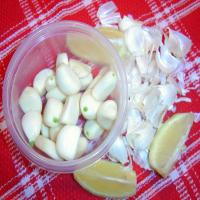 The Miracle 1-Minute Garlic Peeling Trick image