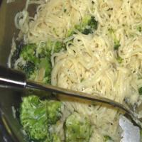 Low Cal Creamy Pesto With Broccoli and Angel Hair image