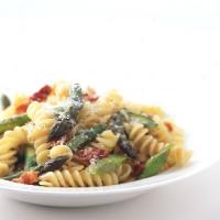 Fusilli with Asparagus and Bacon image