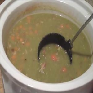 St. Patrick's Day Low Fat Slow Cooker Split Pea Soup With Bacon_image