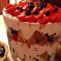 Strawberry/Blueberry Angel Food Cake Trifle_image