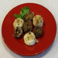 Baked Scallops And Mushrooms In Garlic Sauce image