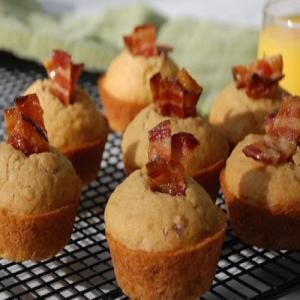 Savory Maple Muffins with Candied Bacon_image