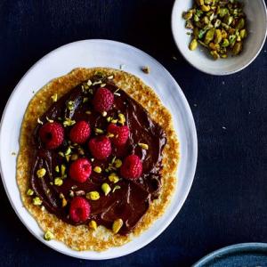 Chocolate, raspberry & pistachio pancake topping_image