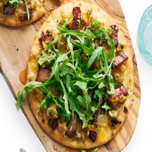 Flatbread with Clams and Bacon_image