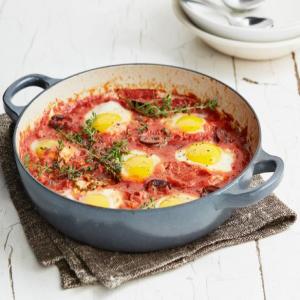 Poached Eggs in Tomato Sauce_image