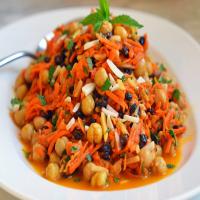 Moroccan Carrot & Chickpea Salad_image