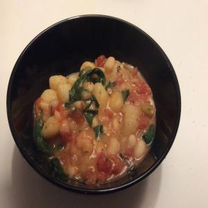 Gnocchi With Spinach and White Beans_image
