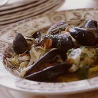 Mussels and Baby Artichokes Barigoule image