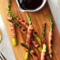 Prosciutto-Wrapped Asparagus with Raspberry Sauce image