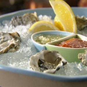 Raw Oysters on the Half Shell with Cucumber Mignonette_image