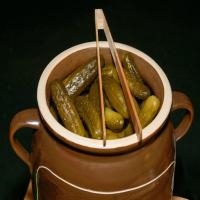 Old-Fashioned Pickle Barrel Pickles_image