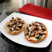 Sandwich Thinsandreg; Mushroom and Spinach Mini Pizzas image