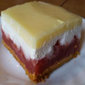 Rhubarb Marshmallow Dessert_image