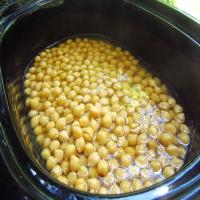 How to Make Dried Chickpeas in a Crock-Pot image
