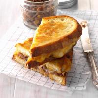 Gourmet Grilled Cheese with Date-Bacon Jam_image