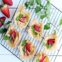 Strawberry and Lemon Curd Phyllo Baskets_image