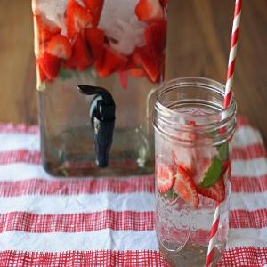Strawberry & Basil Flavored Water_image