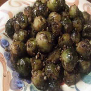 Roasted Brussels Sprouts and Garlic_image