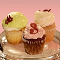 Gingerbread Cupcakes with Zinfandel Buttercream Frosting_image