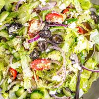 Greek Salad Recipe (with Homemade Dressing)_image