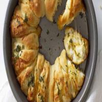 Cheesy Garlic Herb Pull Apart Bread image