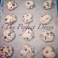 The Perfect Dozen Chocolate Chip Cookies_image